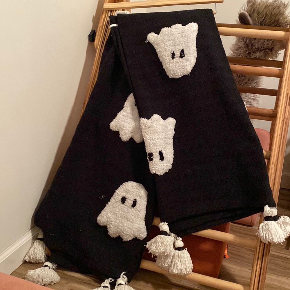 👻 Rachel Zoe ghost blanket 👻